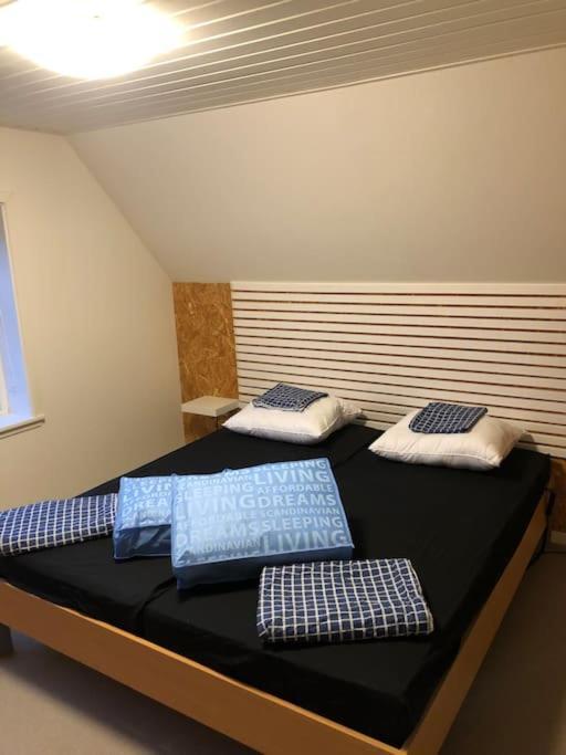 Hyggeligt Byhus Taet Ved Skov Og Togstation Aalbaek Luaran gambar