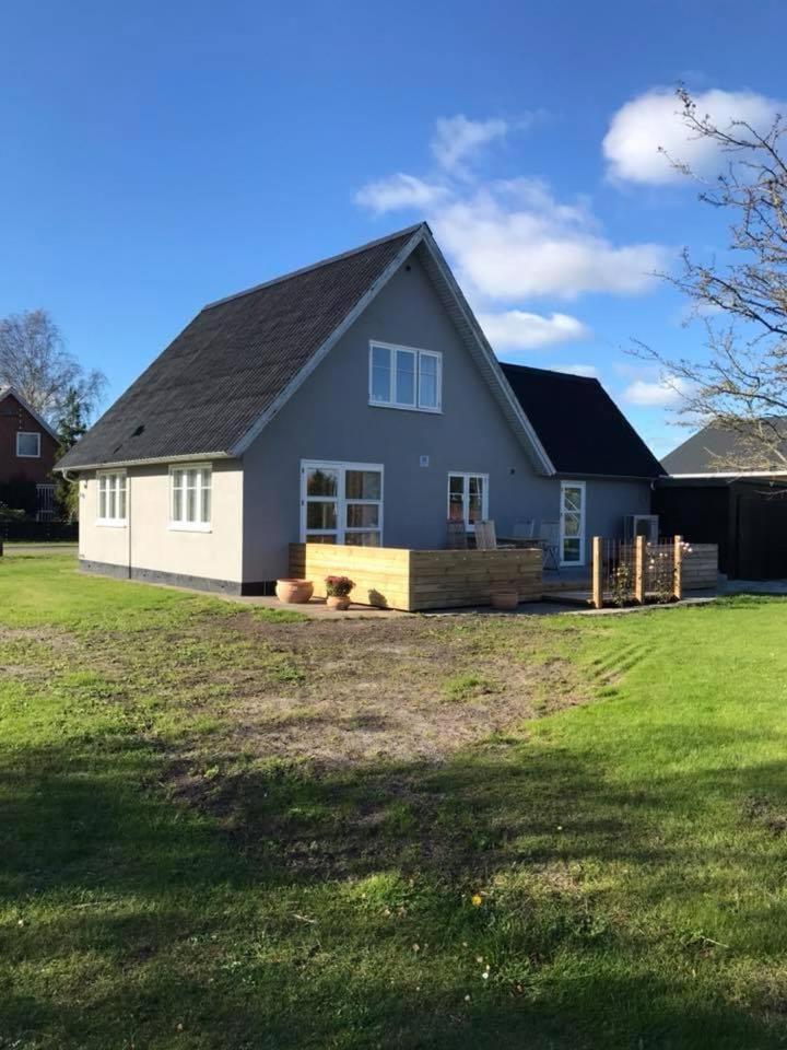 Hyggeligt Byhus Taet Ved Skov Og Togstation Aalbaek Luaran gambar